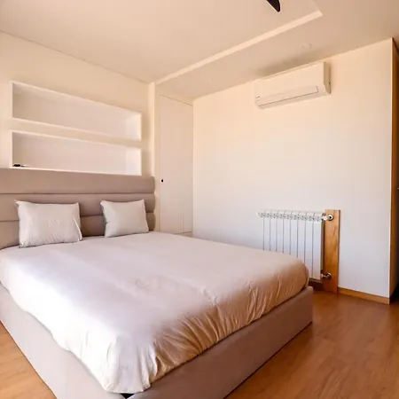 Apartment Ribeira Riverhouse - Centre Duplex With Terrace Viana do Castelo